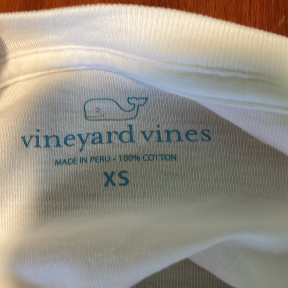 Vineyard Vines T - Picture 3 of 4